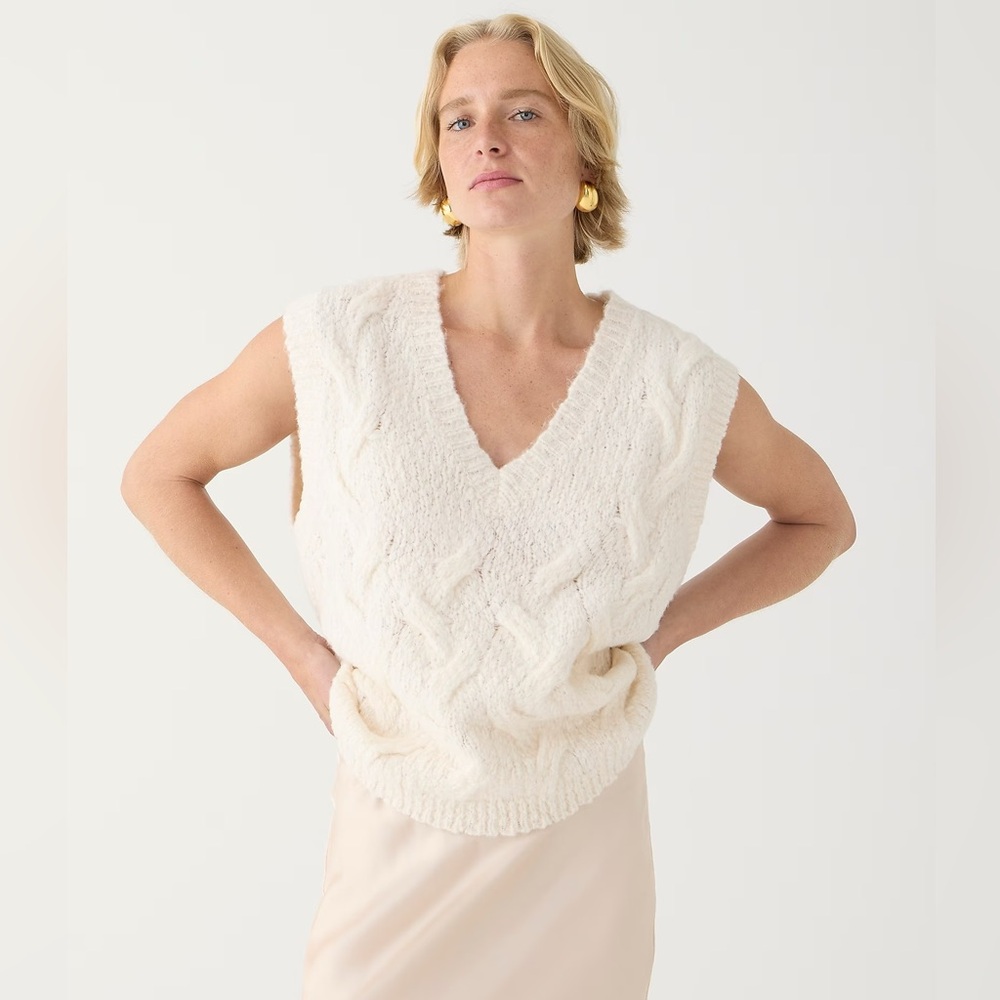 J.Crew Relaxed cable knit V neck sweater vest BV371